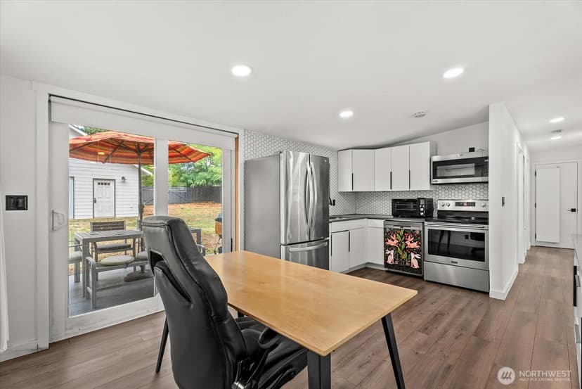 Property photo for 10839 11th Avenue SW, Seattle photo 12