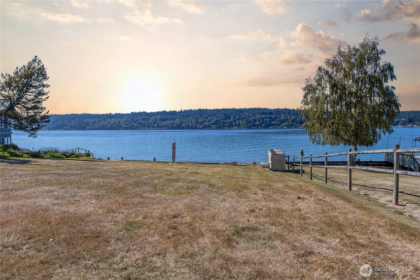 Property photo for 25815 Stuckey Avenue SW, Vashon photo 2