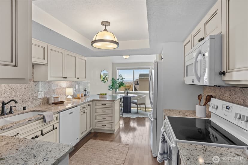 Property photo for 633 Main Street #202, Edmonds photo 19