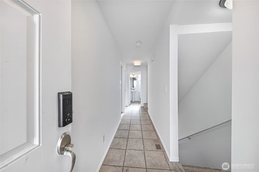 Property photo for 1621 S Weller Street #B, Seattle photo 18