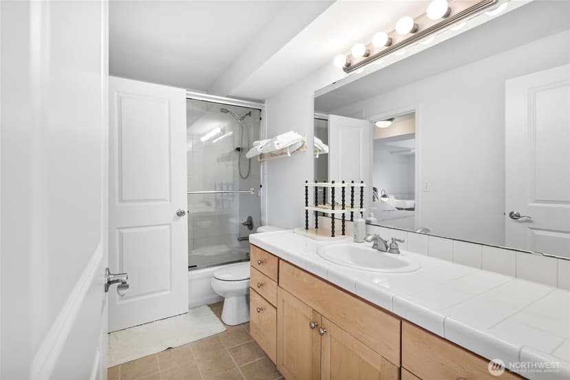 Property photo for 1621 S Weller Street #B, Seattle photo 27