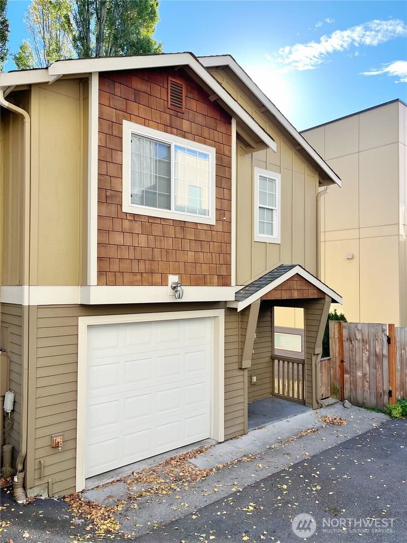 Property photo for 1621 S Weller Street #B, Seattle photo 2