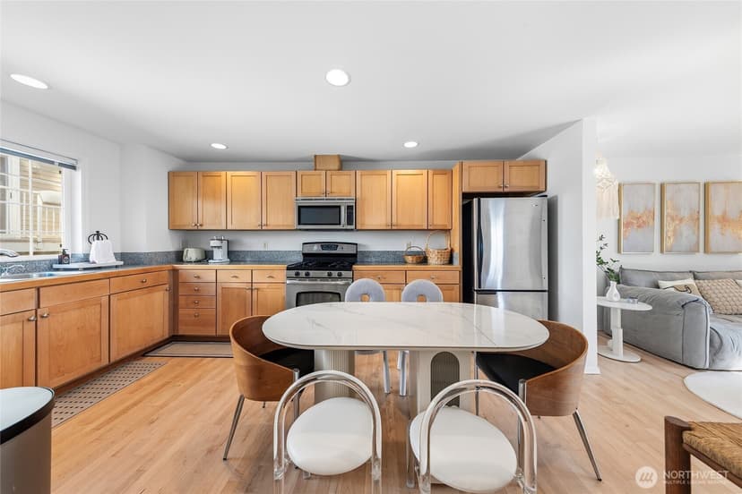 Property photo for 1621 S Weller Street #B, Seattle photo 9
