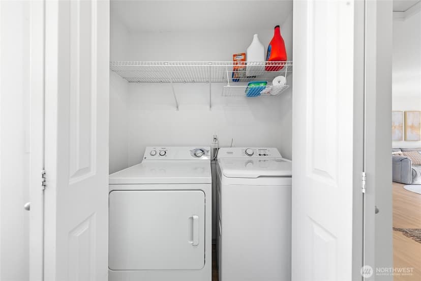 Property photo for 1621 S Weller Street #B, Seattle photo 17