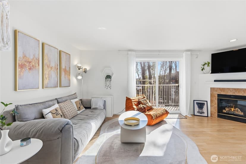 Property photo for 1621 S Weller Street #B, Seattle photo 4