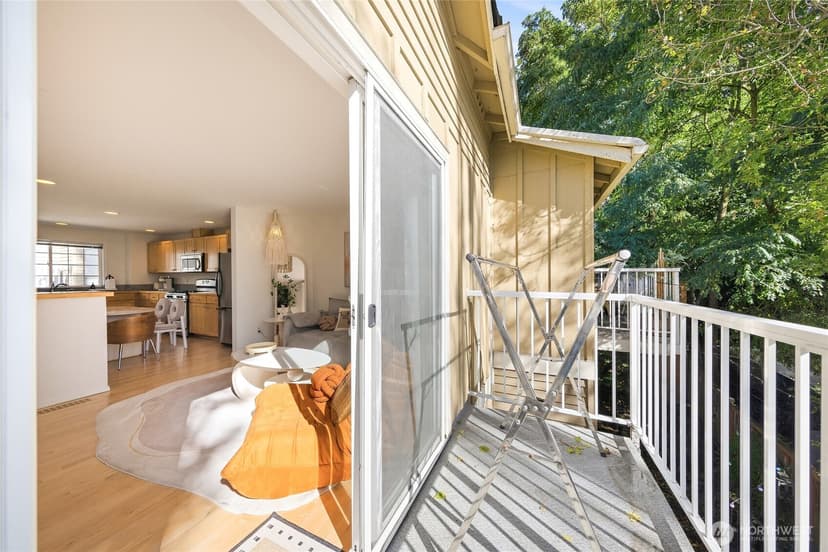 Property photo for 1621 S Weller Street #B, Seattle photo 15