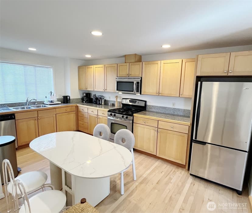 Property photo for 1621 S Weller Street #B, Seattle photo 10