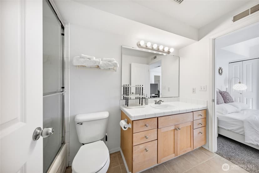 Property photo for 1621 S Weller Street #B, Seattle photo 26