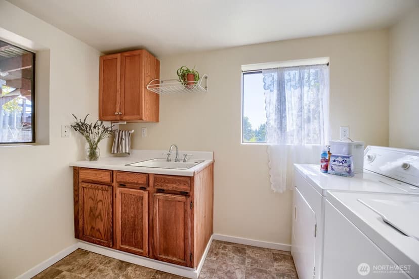 Property photo for 909 SW Langston Road, Renton photo 19