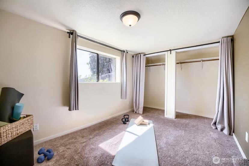 Property photo for 909 SW Langston Road, Renton photo 18