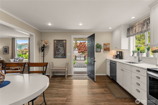 Property photo for 122 E Allen Avenue, Chelan photo 5
