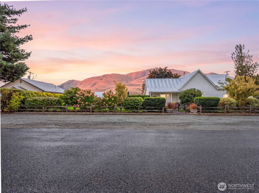 Property photo for 122 E Allen Avenue, Chelan photo 39