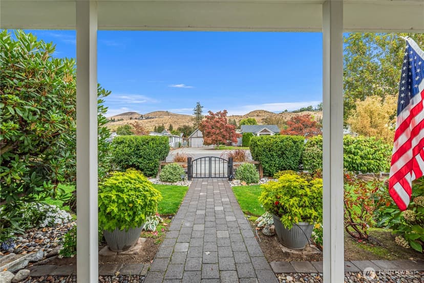 Property photo for 122 E Allen Avenue, Chelan photo 34