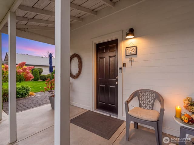 Property photo for 122 E Allen Avenue, Chelan photo 4