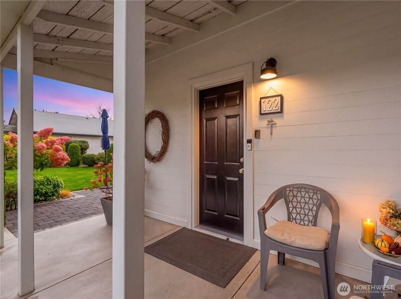 Property photo for 122 E Allen Avenue, Chelan photo 4