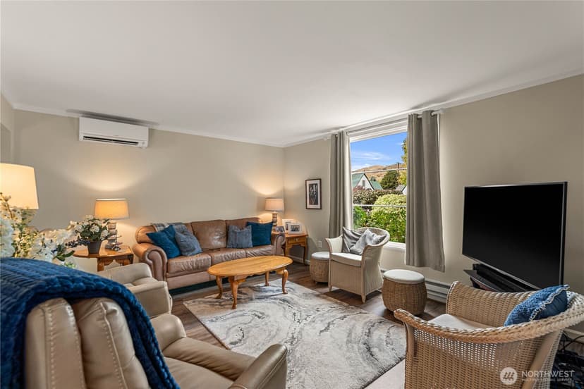 Property photo for 122 E Allen Avenue, Chelan photo 10