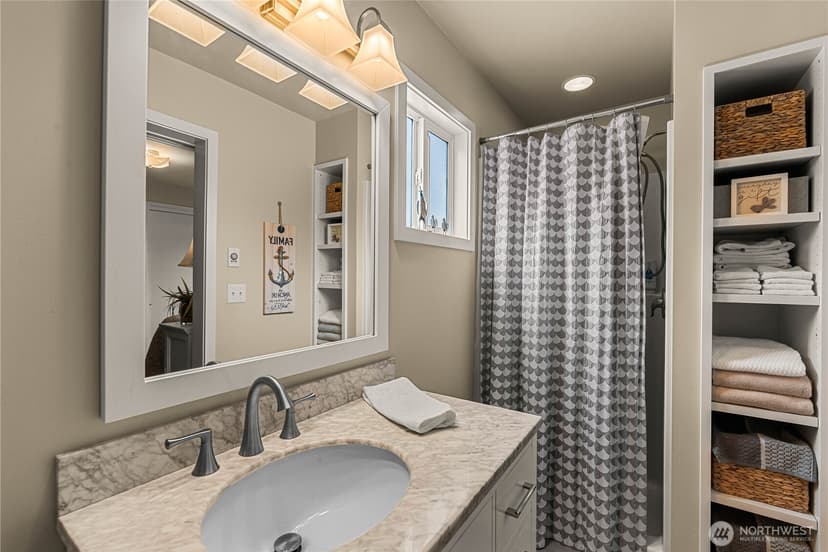 Property photo for 122 E Allen Avenue, Chelan photo 17