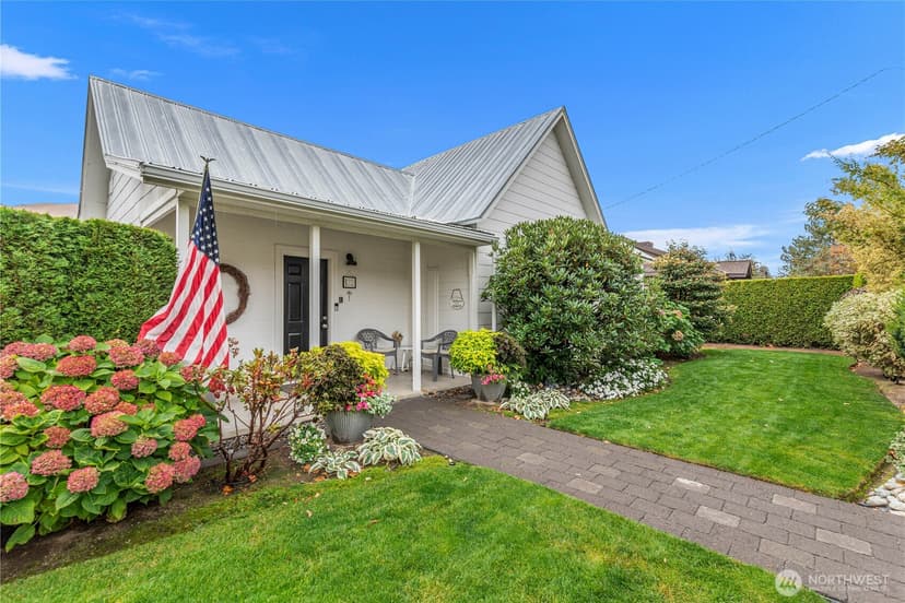 Property photo for 122 E Allen Avenue, Chelan