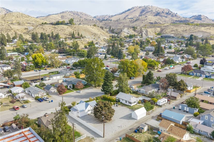 Property photo for 122 E Allen Avenue, Chelan photo 36
