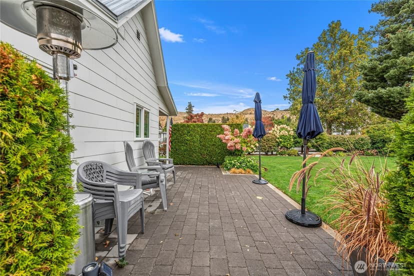 Property photo for 122 E Allen Avenue, Chelan photo 32