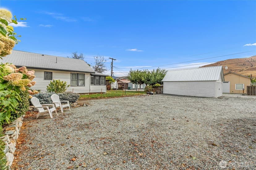 Property photo for 122 E Allen Avenue, Chelan photo 30