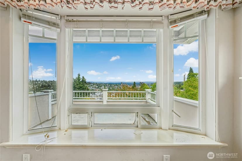 Property photo for 3438 10th Avenue W, Seattle photo 19
