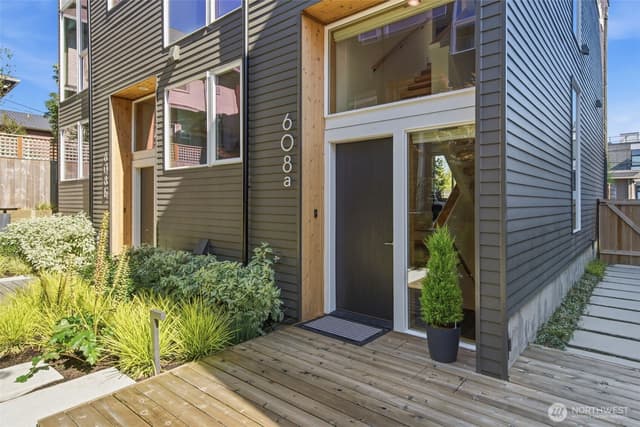 Property photo for 608 18th Ave E #A, Seattle photo 2