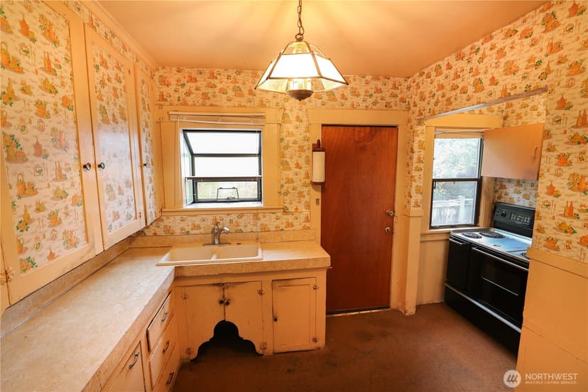 Property photo for 748 N 72nd Street, Seattle photo 5