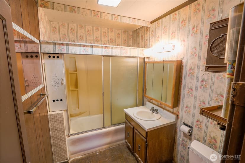 Property photo for 748 N 72nd Street, Seattle photo 14