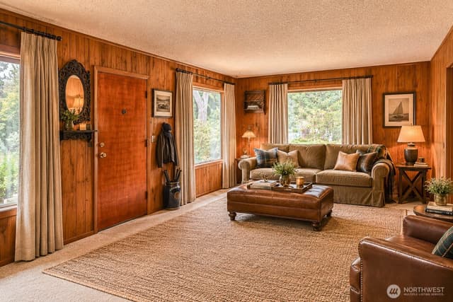Property photo for 748 N 72nd Street, Seattle photo 2