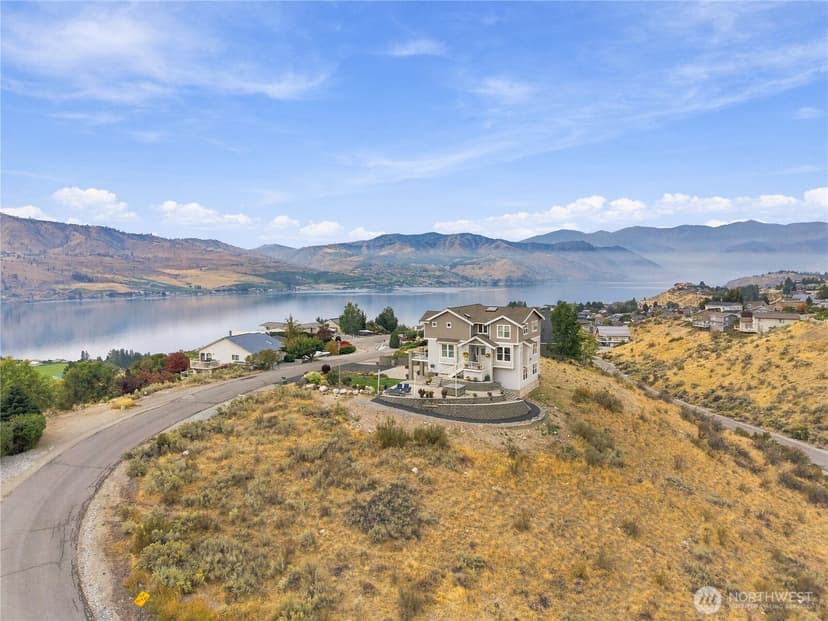 Property photo for 200 Crescent Street, Chelan