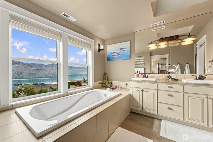 Property photo for 200 Crescent Street, Chelan photo 11