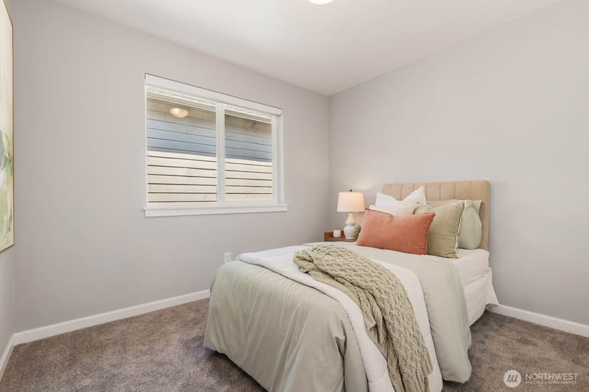 Property photo for 1701 Queen Ct NE, Renton photo 14