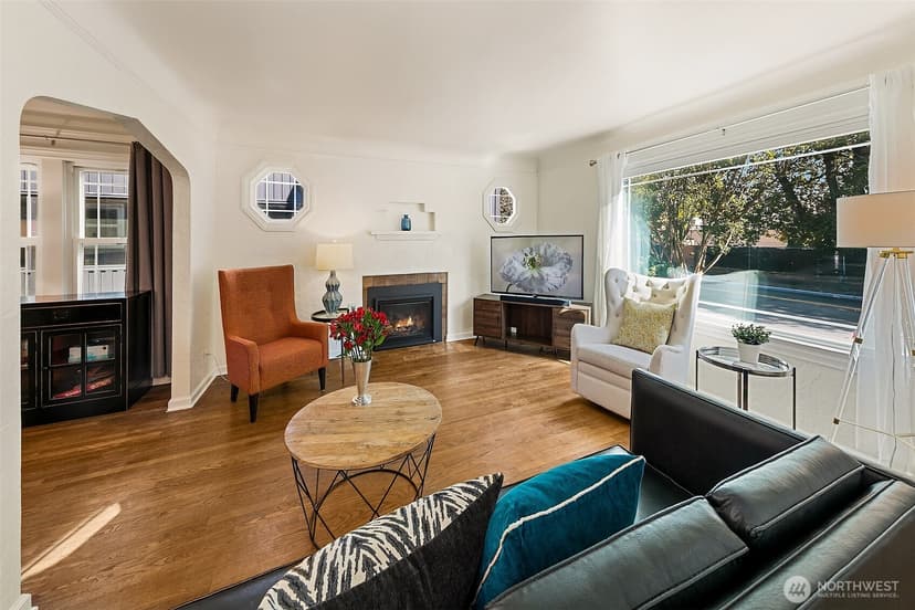 Property photo for 6657 Ellis Avenue S, Seattle photo 3