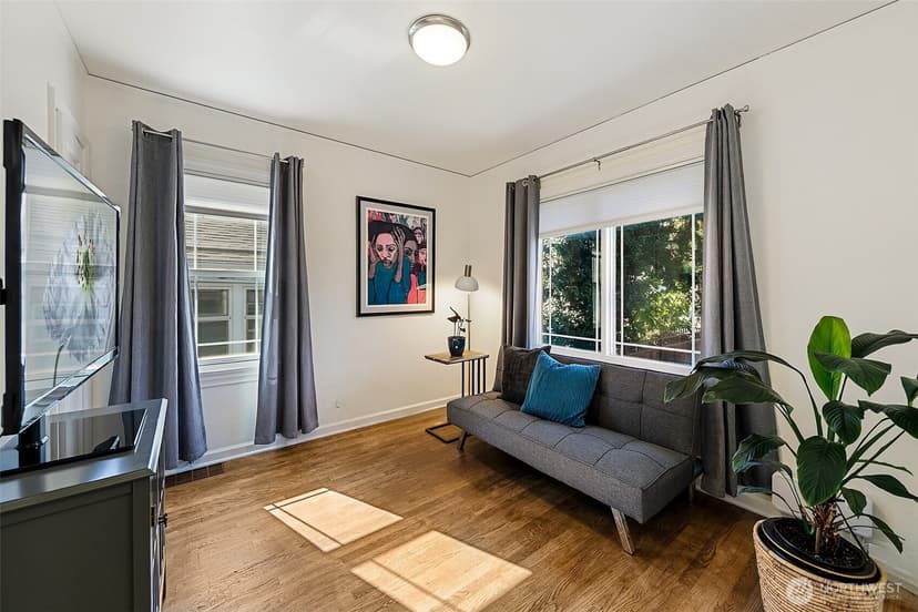 Property photo for 6657 Ellis Avenue S, Seattle photo 9