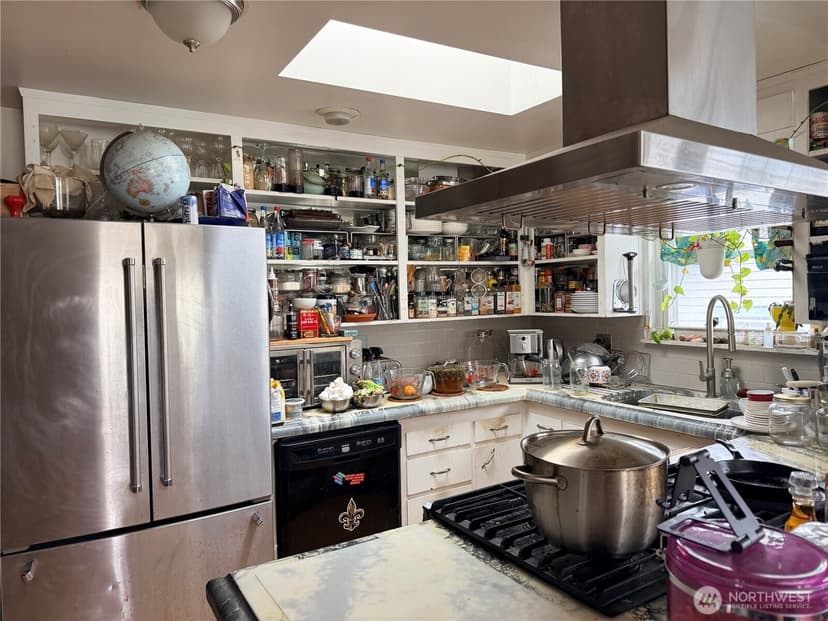 Property photo for 8629 16th Avenue SW, Seattle photo 3