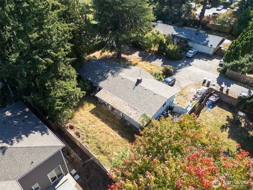 Property photo for 12420 NE 87th Street, Kirkland photo 6