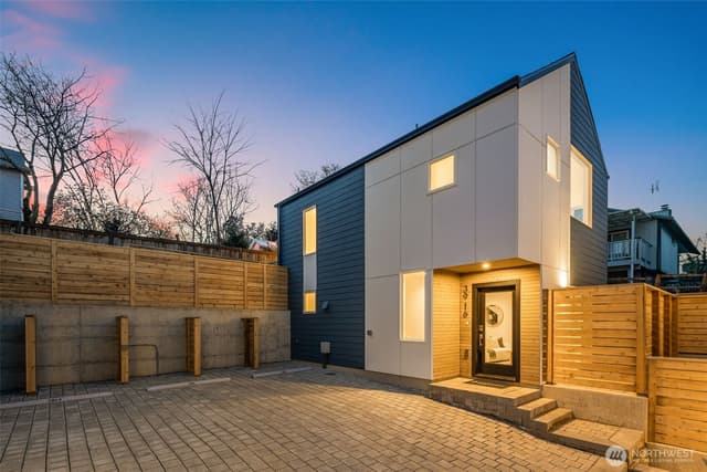 Property photo for 3916 S Juneau Street, Seattle