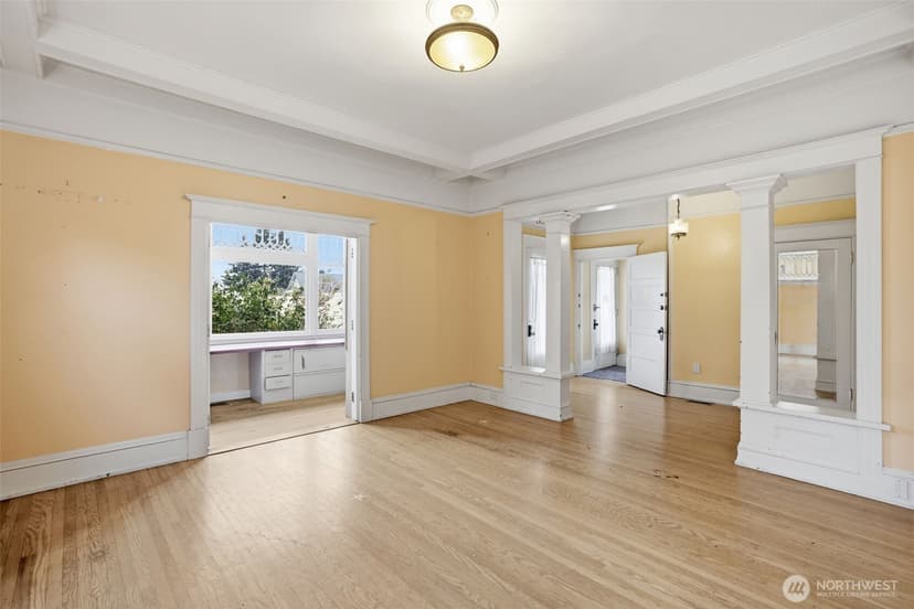 Property photo for 6238 Woodlawn Avenue N, Seattle photo 7