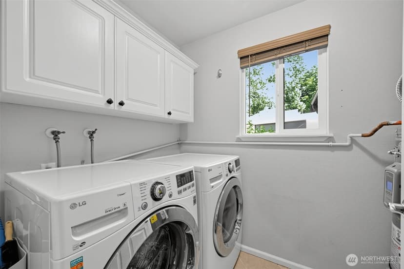Property photo for 10014 NE 122nd Street #D, Kirkland photo 12
