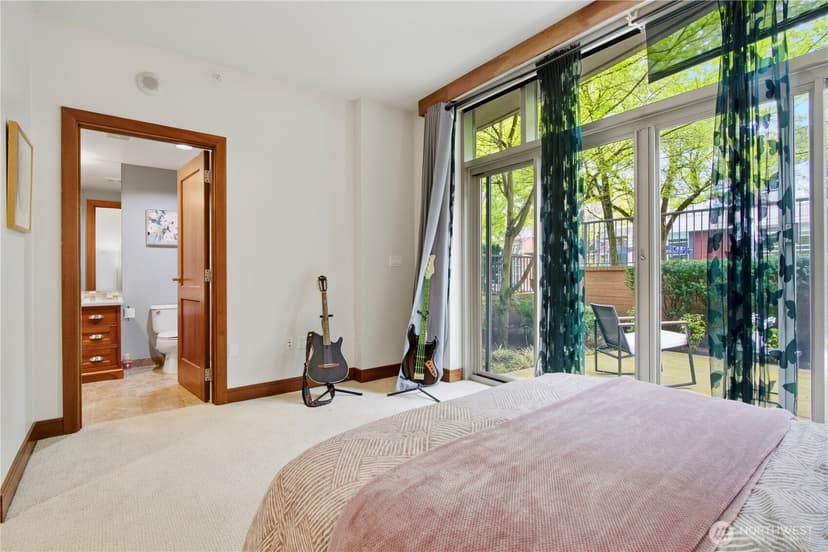 Property photo for 10620 NE 9th Place #TH-6, Bellevue photo 10