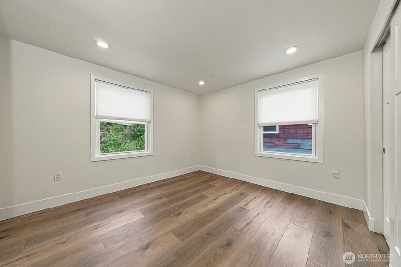 Property photo for 2303 NE 95th st Street, Seattle photo 10