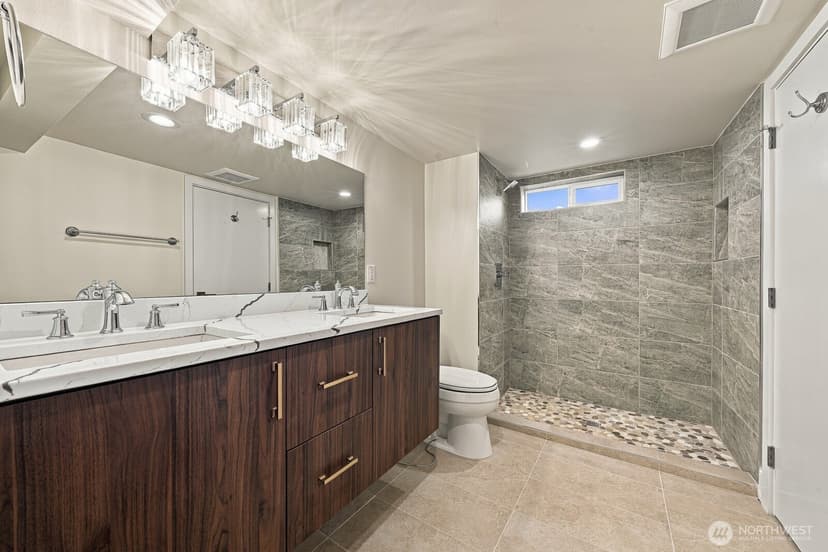 Property photo for 2303 NE 95th st Street, Seattle photo 15