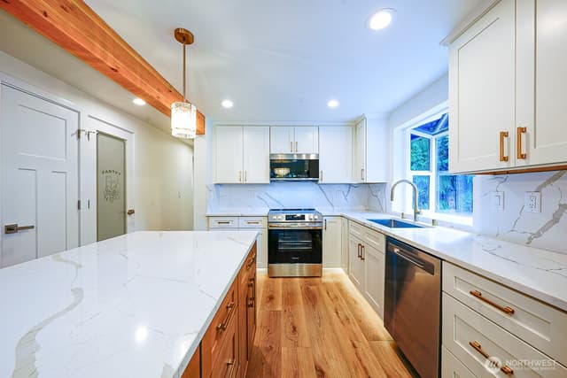Property photo for 2303 NE 95th st Street, Seattle photo 3