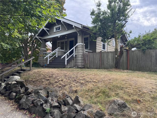 Property photo for 423 N 50th Street, Seattle photo 2