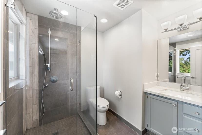 Property photo for 21329 108th Avenue SE, Kent photo 16