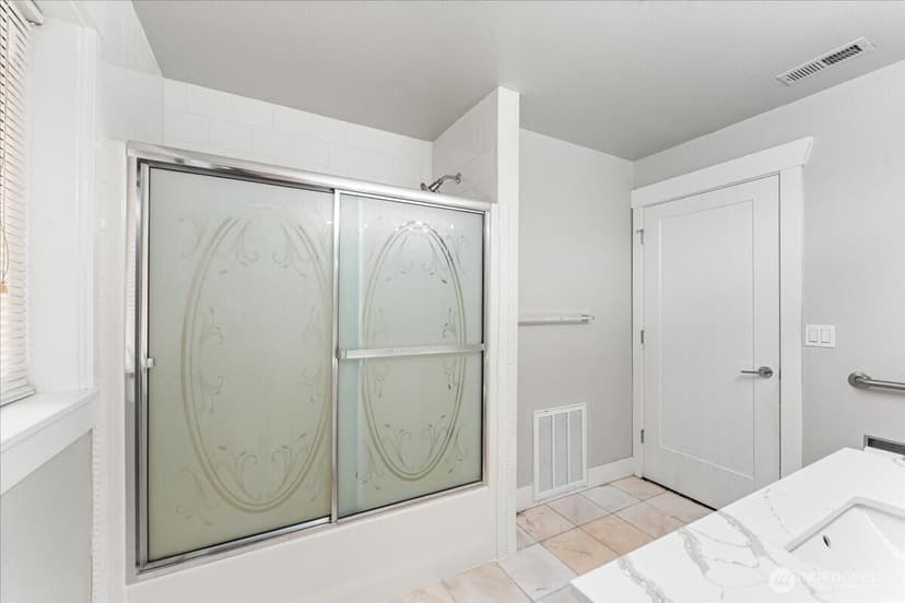 Property photo for 21329 108th Avenue SE, Kent photo 25