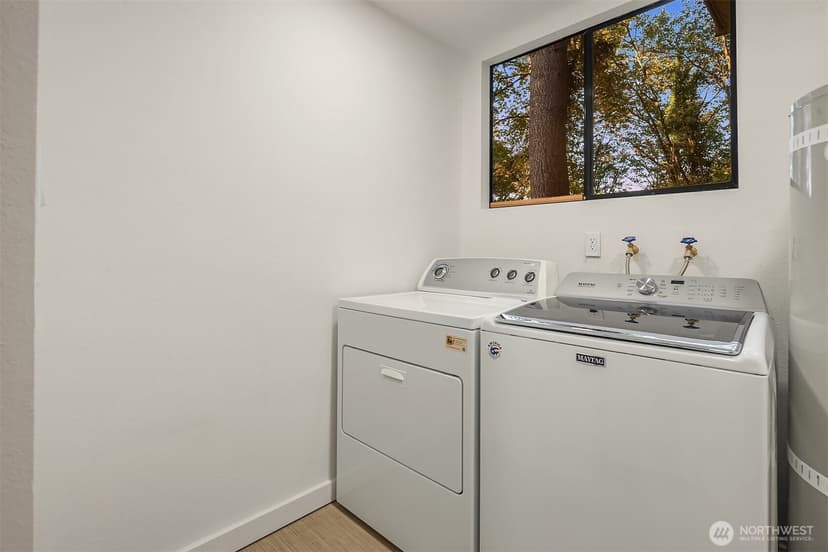 Property photo for 12112 SE 46th Pl, Bellevue photo 18