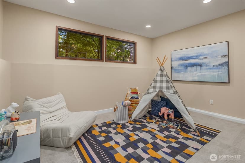 Property photo for 12112 SE 46th Pl, Bellevue photo 20