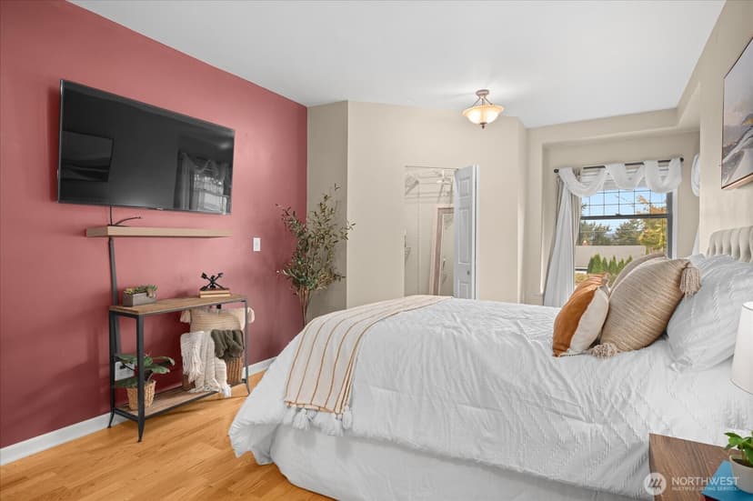 Property photo for 916 E Marine View Drive, Everett photo 15